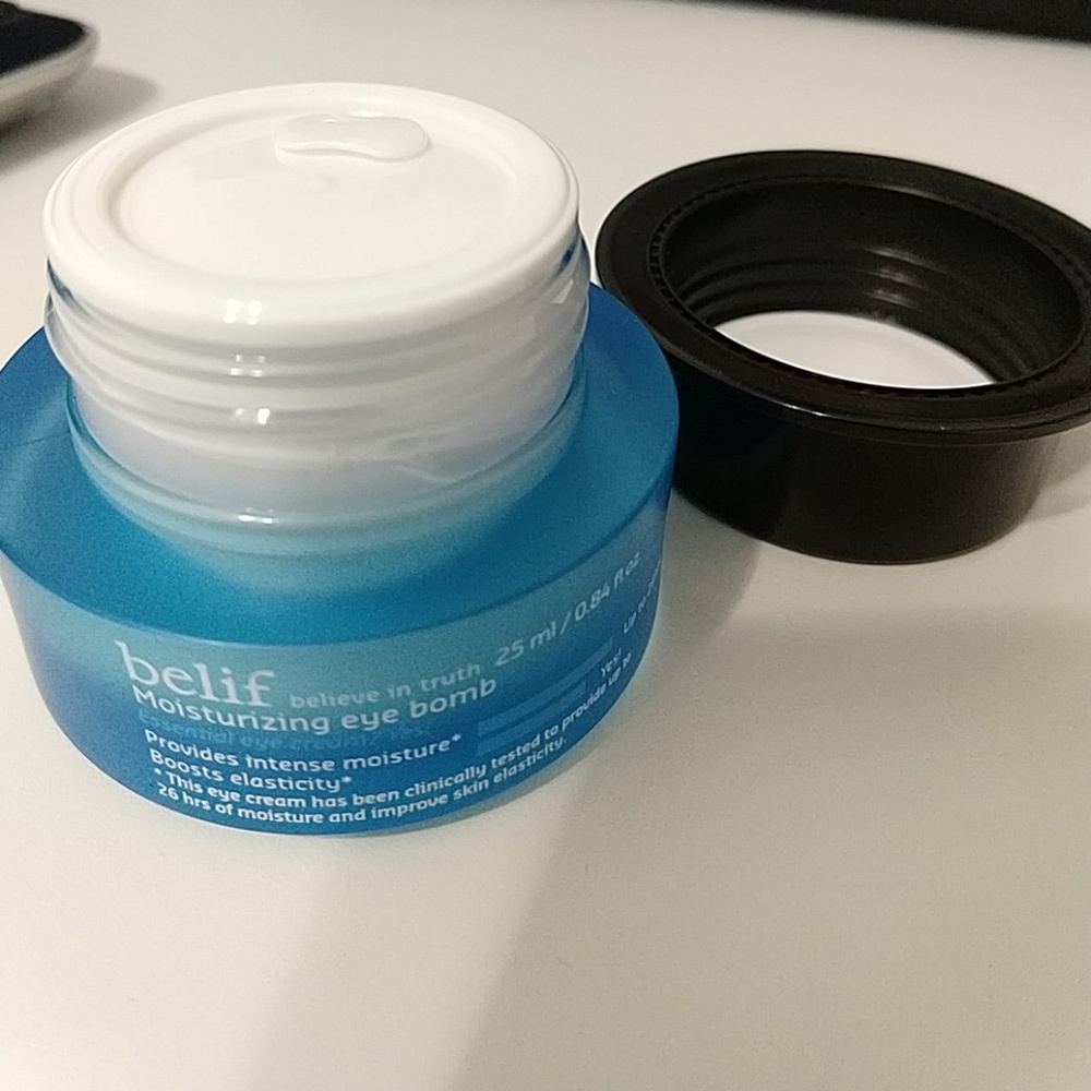 NWOT Belif Moisturizing Eye Bomb